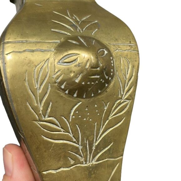 Antique Chinese 6” Brass Vase Etched Birds & Flowers Raised Heads on 2 Sides - Picture 7 of 9